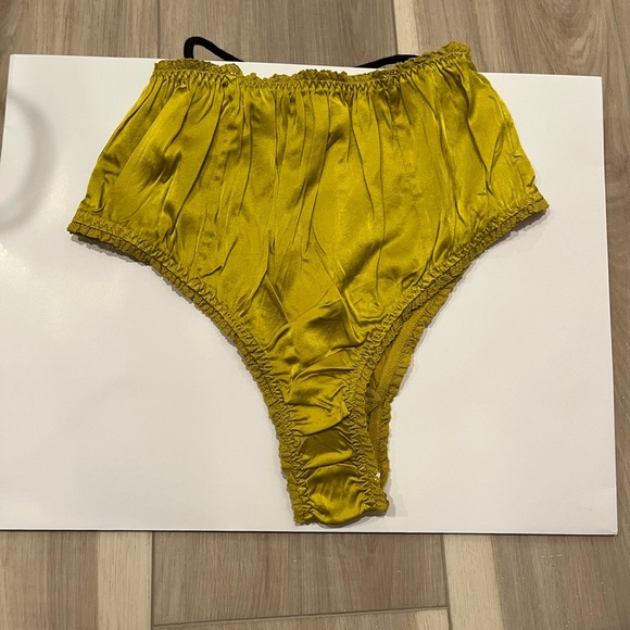 Doen Gold Panties - Picture 4 of 8